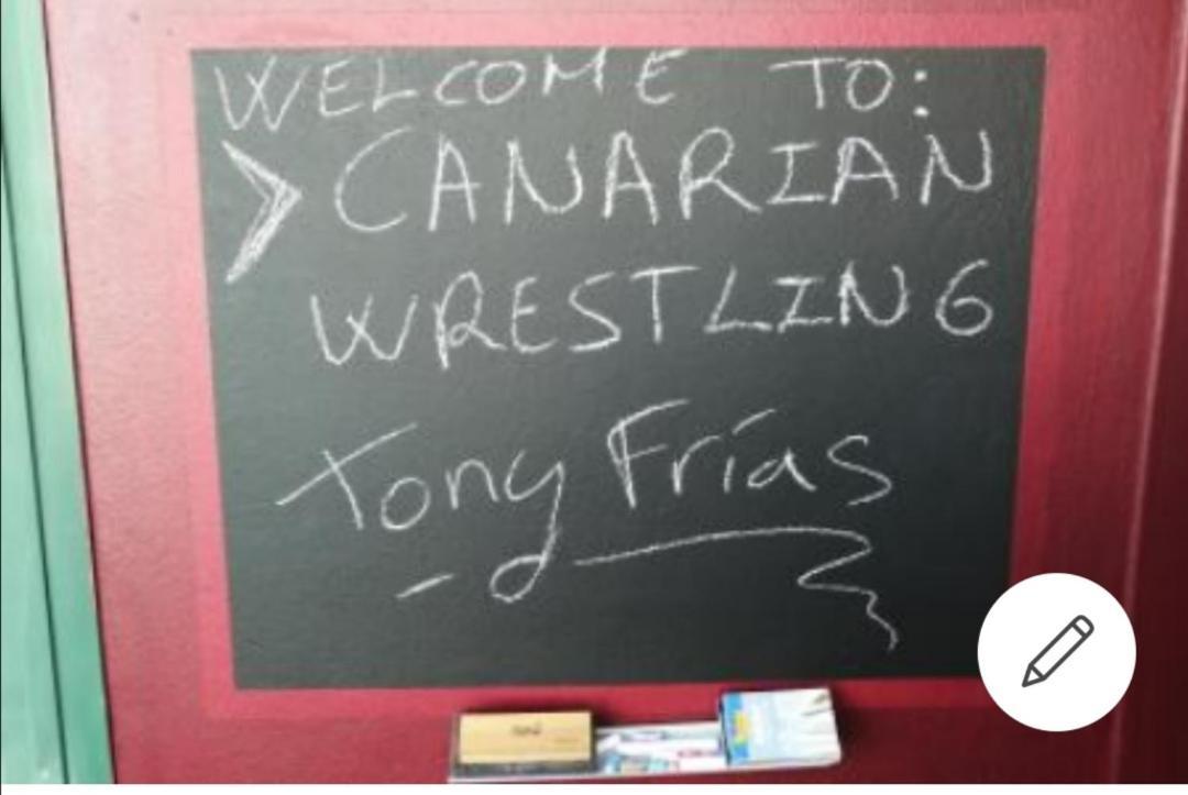 Tony Frias - Canarian Wrestling La Laguna  Exteriör bild